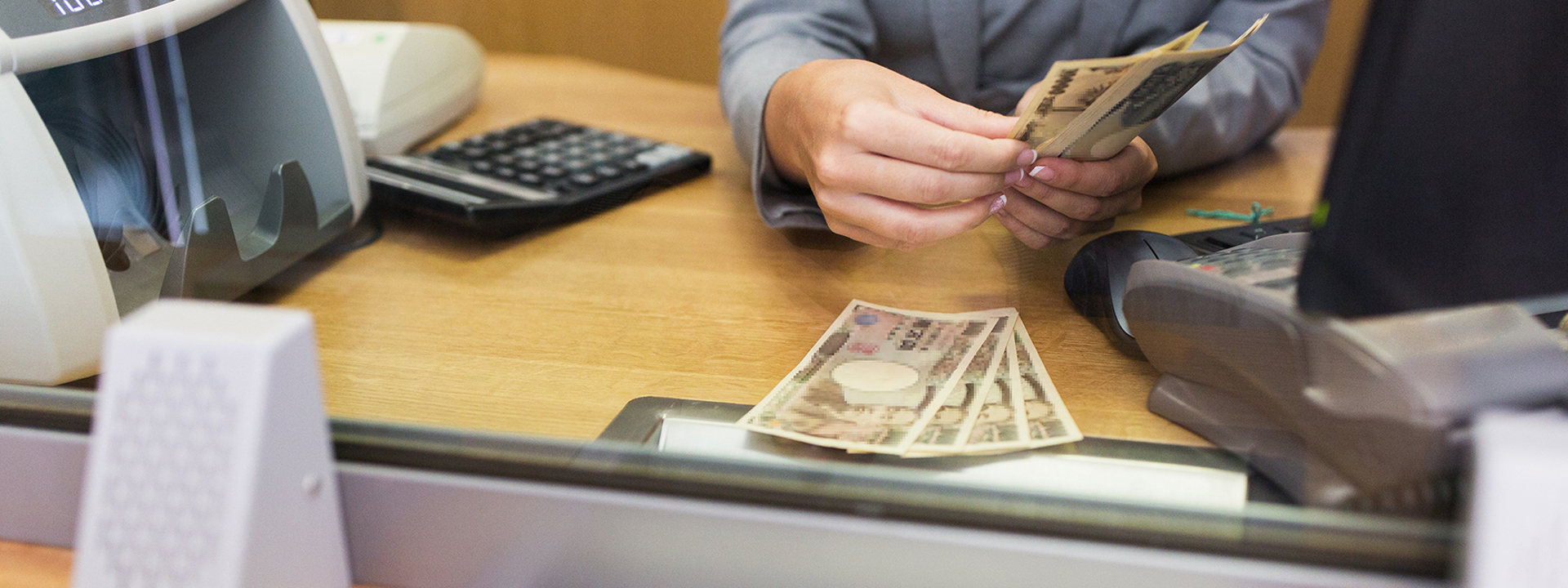 Header Tech Blog Revolutionizing Banking Hyperautomation 2048X660pix