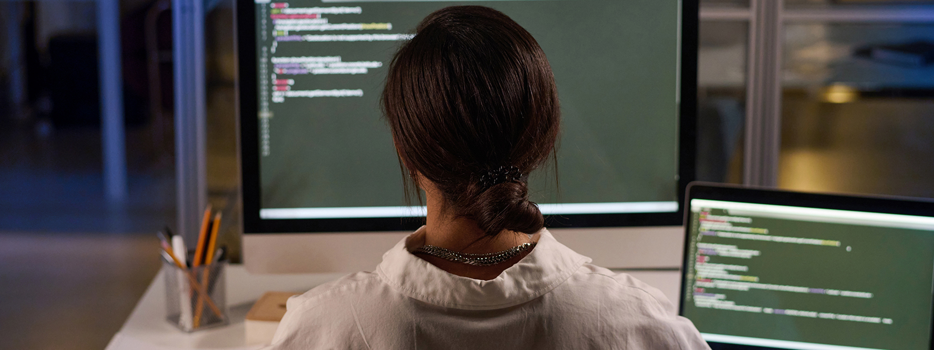 Header Tech Blog Umbraco 14 2048X660pix